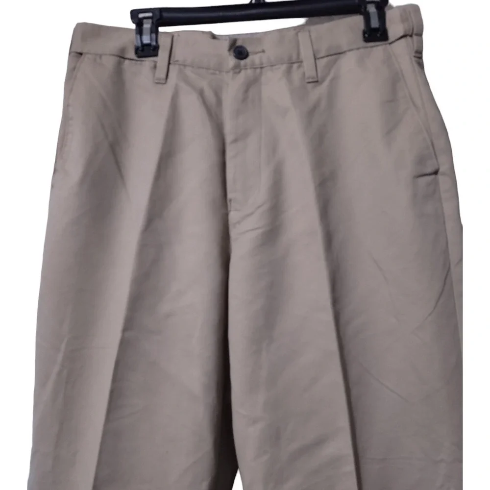 Dockers Pants Men's Size 30x30 Beige Irregular Classic Fit Flat Front‎ Stretch
